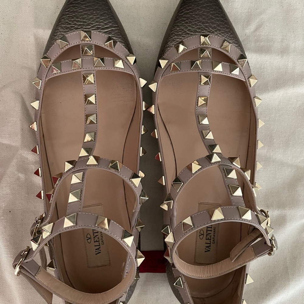 VALENTINO ROCKSTUD LEATHER FLATS - Picture 9 of 16